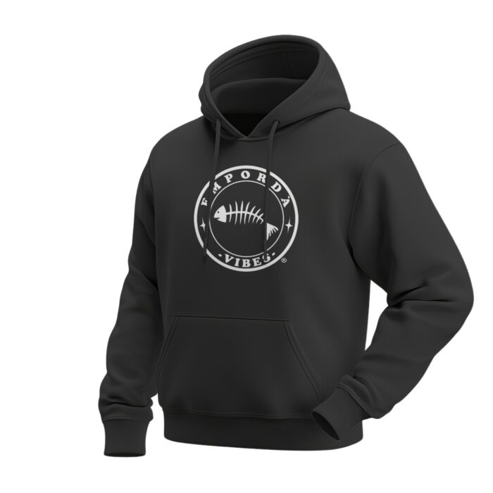 Dessuadora color negre amb logo blanc davant.