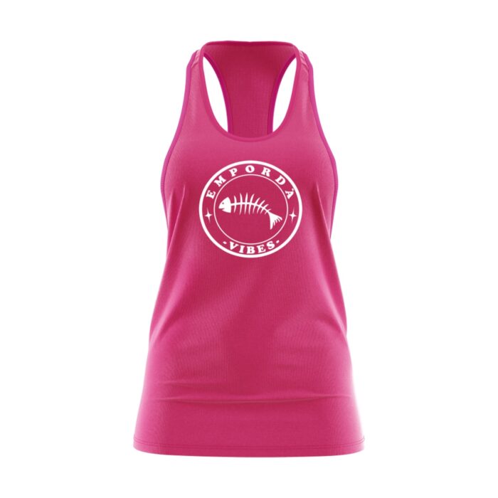 Samarreta tirants noia color fúcsia amb logo blanc davant.